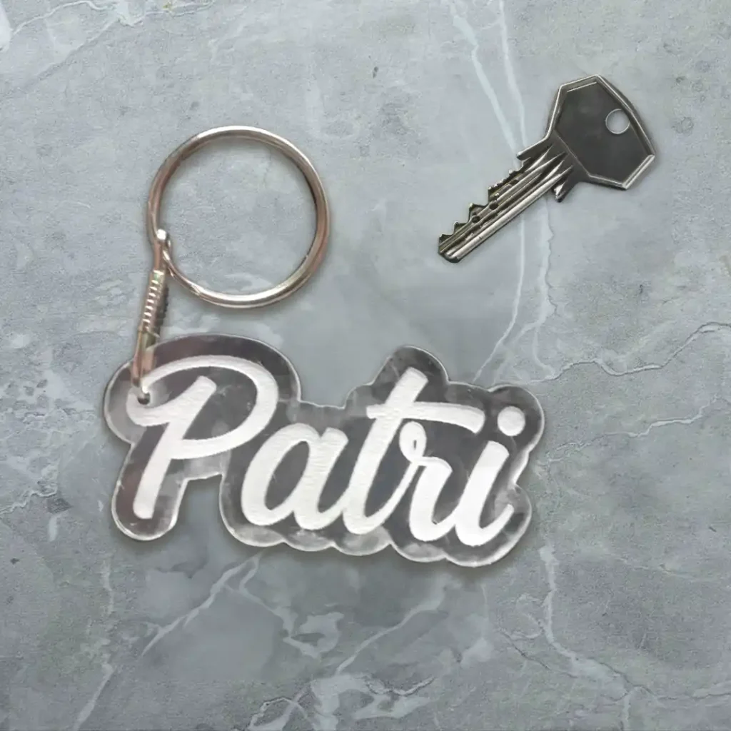 Llavero de metacrilato con el nombre Patri
