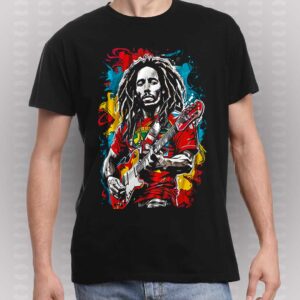 Camiseta negra de Bob Marley con estampado artístico a todo color tocando la guitarra, inspirada en el reggae y con impresión de alta definición.